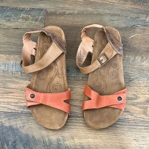 Taos Footwear Brown and Orange Sandals